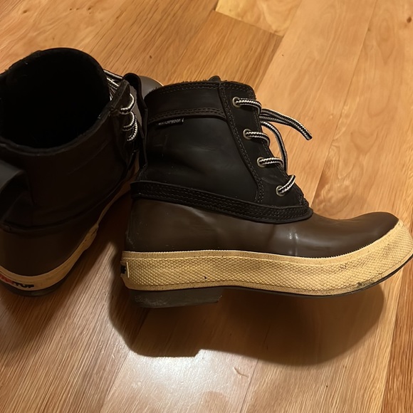 Women’s Xtratuf Boots - Picture 7 of 8